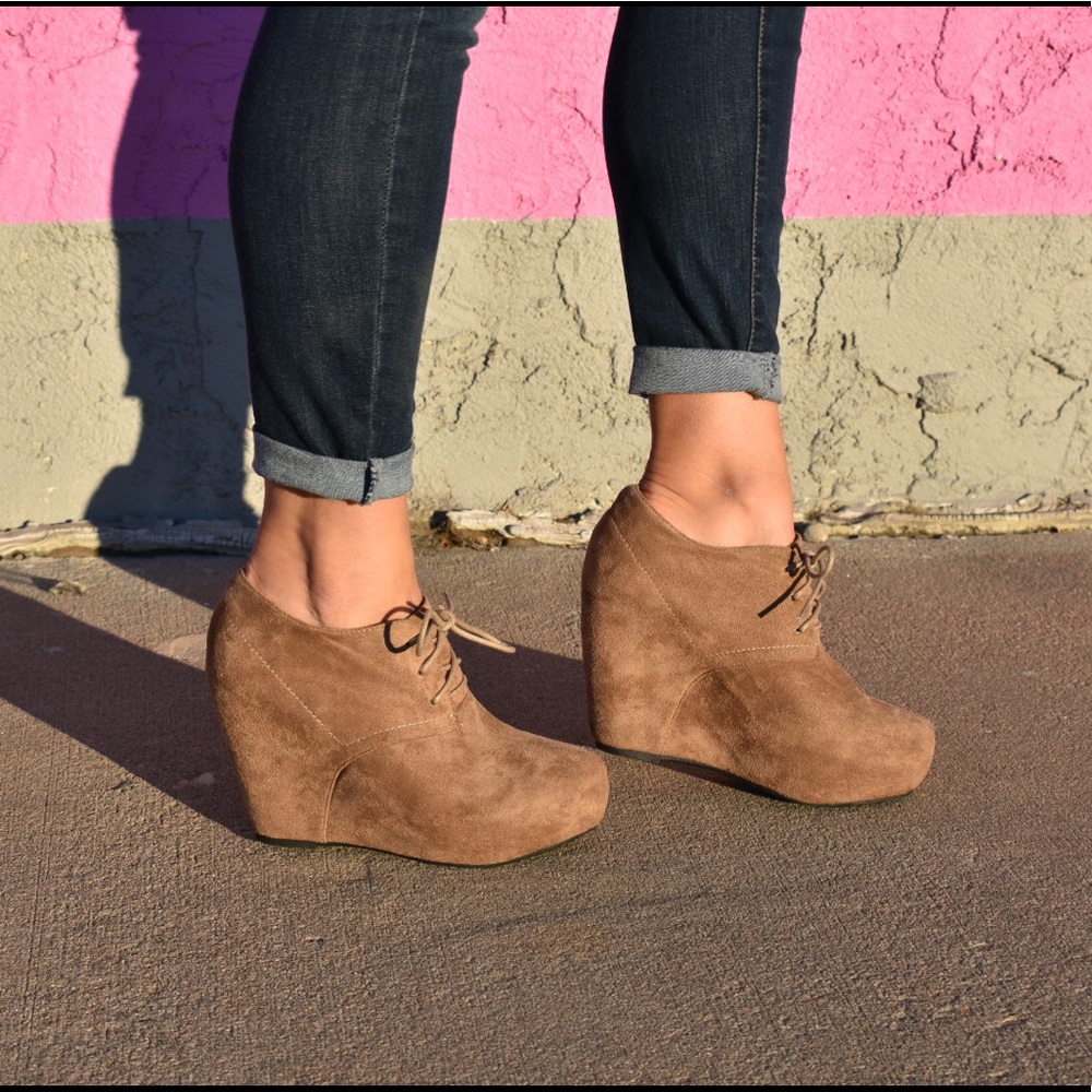❌SOLD❌ Tan Suede Tie Up Charlotte Russe Wedges - Picture 14 of 16